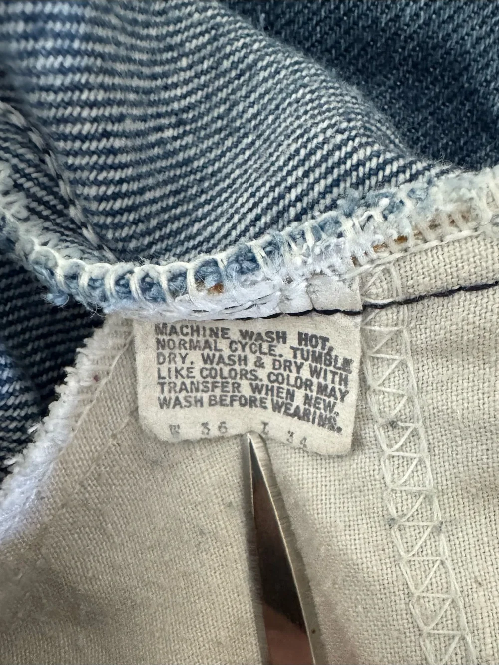 Levi's Men's Straight Indigo Blue Denim Jeans with Leather Patch